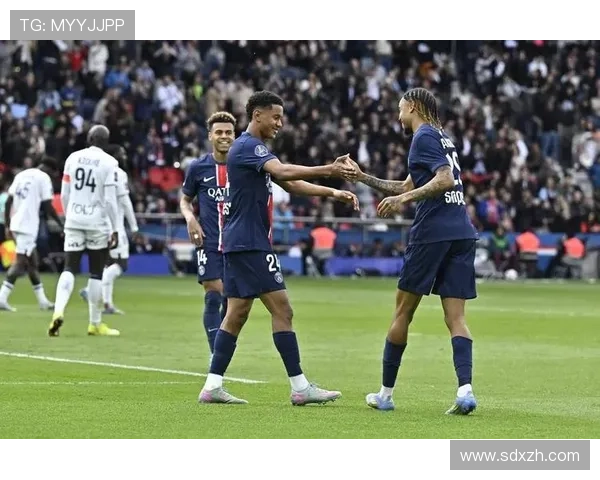 巴黎圣日耳曼再度问鼎法甲冠军，表现稳健续写辉煌历史