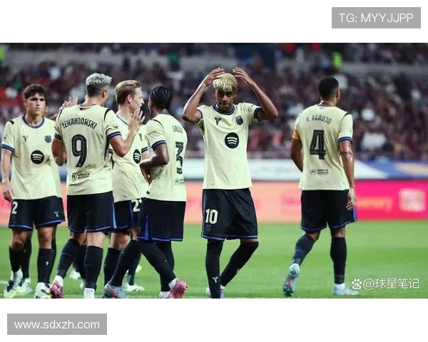 拉什福德边路配合表现稳健，助力球队在关键比赛中斩获重要胜利